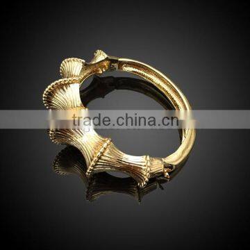 zinc alloy fashion gold bracelet