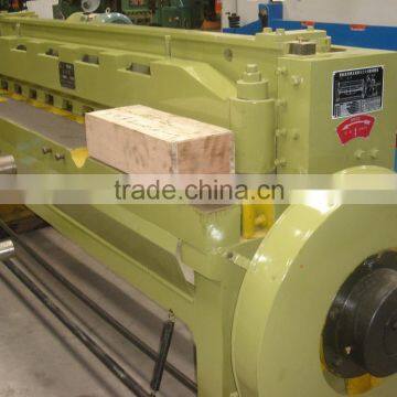 Thick plate shearing machine