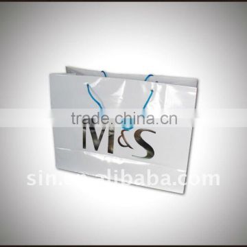 manufacturer and exporter of any kinds of customized paper bag with low price