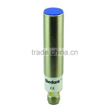 M18 Plug series DC 3-wire capacitive proximity sensor with metal cylindrical housing