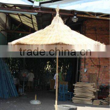 CHEAP THATCH UMBRELLA/SEAGRASS UMBRELLA/PALM LEAF UMBRELLA & ROLLS - VIETNAM - candy@gianguyencraft.com (MS CANDY)