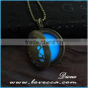 Handmade Night Light up Alloy Locket Glow Dark Necklace photo-3