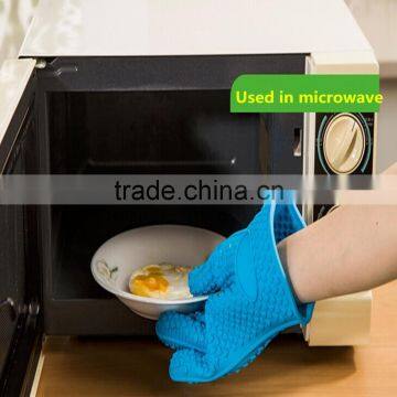 2016 Amazon hot heat resistant BBQ silicone oven gloves,FDA oven mitt for cooking ,five finger heat-resistant silicone oven mitt