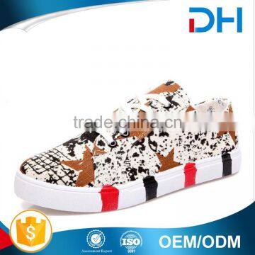 New Style Comfortable Mens Breathable Canvas Shoes Wholesale photo-3
