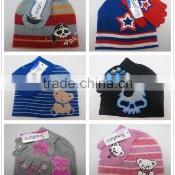 2016 promotional custom design 100 Acrylic knitted kids beanie/gloves set