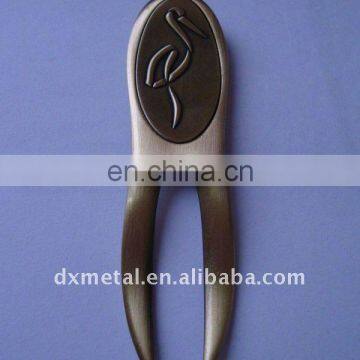 metal golf pitchfork golf divot tool