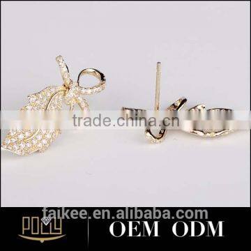 Charm White Zircon Crystal Sliver Ring Covering the Ear