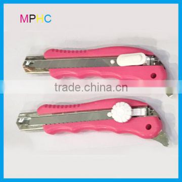 High Quality Utility 18mm carbon steel blade Plastic TPR Retractable Cutter Knife