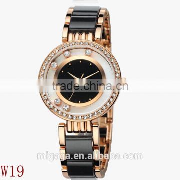 Flowing Golden Crystal Diamond Lady's Custom Watches