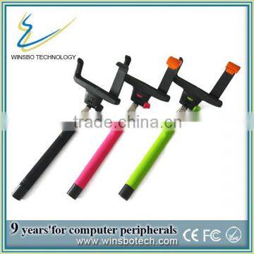 Wholesale alibaba extendable selfie stick with remote for smartphone