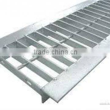 Shaped steel grating