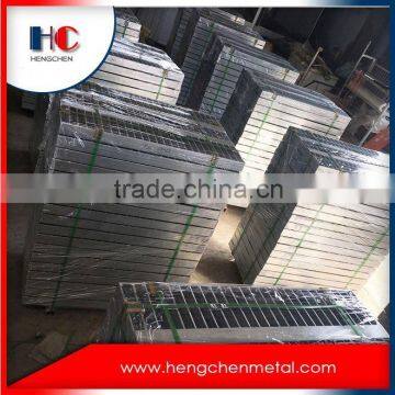 Building 30x3 galvanized steel grating