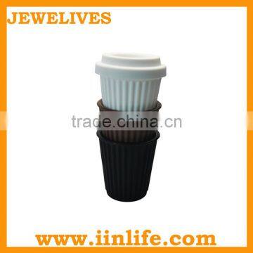 Beautiful heat resistant silicone coffee cup with lid