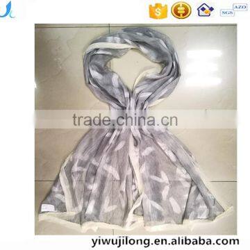 High quality fashionable digital print feather muslim hijab silk scarf