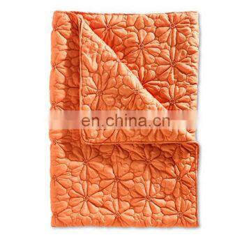 100% Polyester Floral Emboss Quilt Bedspread Bedding Set Wholesale Quilted Mattress Profector All Size Fitted Solid Bed Cover