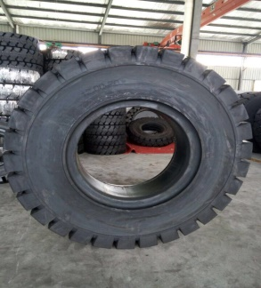 1200R20 Solid Truck Tyre