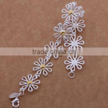 Dedicate Flowers Pattern Design Link Chain Bracelet