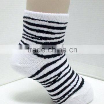 Lining Design Leopard Cheap Baby Socks