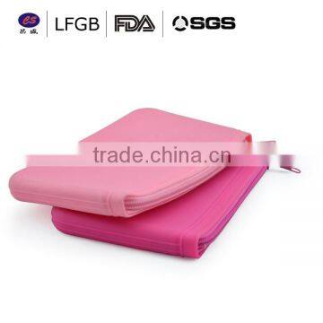 With stock ! factory price and fashionable candy colorful silicone wallet