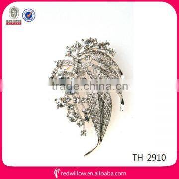 New designed glitter silver metal crystal flower brooches