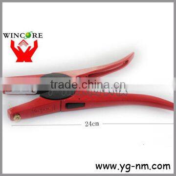 ear tag plier