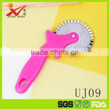 Hot pink PP Handle Bakeware Pizza Cutter