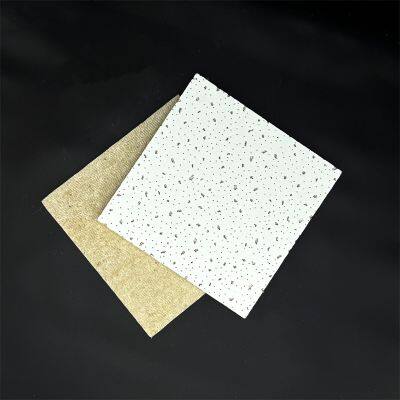 Tejas de techo de fibra mineral a prueba de fuego de 600x600 mm para oficinas y espacios comerciales