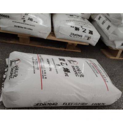 Industrial-Grade LLDPE 7042 Granules for Rotational Molding Processes