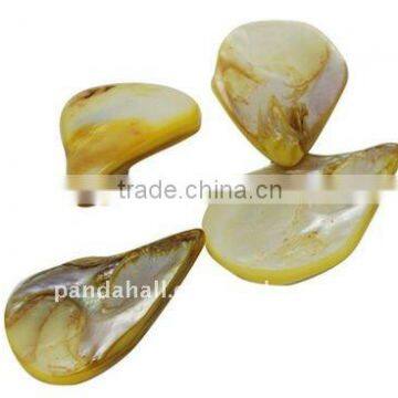 Freshwater Shell Beads, Dyed, Yellow, about 31~37x22~28x9~12mm, hole: 1.5mm, about 100pcs/500g(BSHE-S031-3)