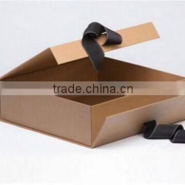 Customized cardboardgift box magnetic ribbon closure