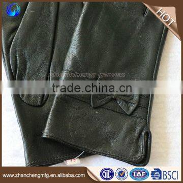 2016 New Design Ladies Goatskin C Grade Leather Gloves for Touch Screen photo-2