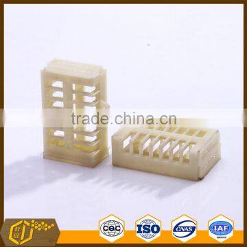 plastic bee queen cage