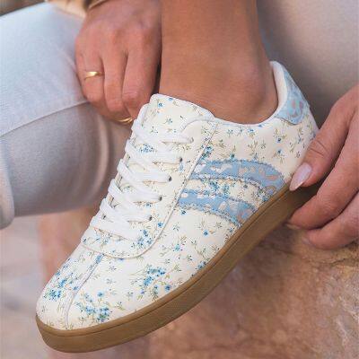 Racing Red Fresh Floral Print Color Block Detail Lace Up Shoes Coffee Faux Suede Leopard Color Block Patchwork Sneakers Women Skateboard Trainner photo-3