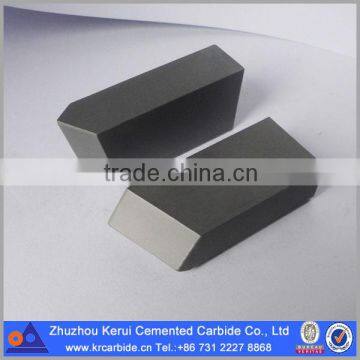 Carbide snow plow blade inserts