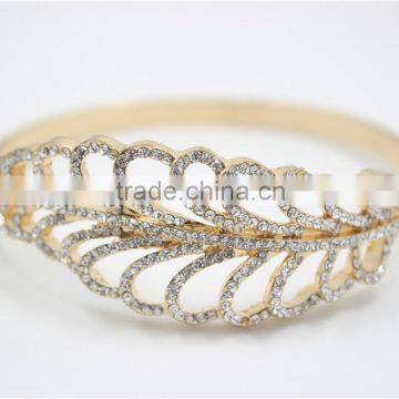Gold Plated Fashion Design Feather Metal & White Diamond Open Cuff Bangle Bracelet For Women Gift For 2016New Intrend style