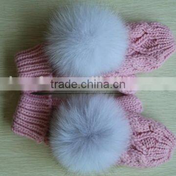 100% Acrylic Ladies Cute Byby Pink Machine Knitted Winter Hand Gloves Mittens with Fox Pompons