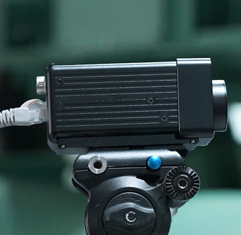 Smart Thermal Imaging Device with 640×512 Sensor, 12 Measurement Zones, and Isotherm Control