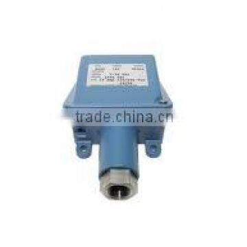 Series 100 Pressure and Temperature Switch