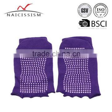 wholesale customize design ombre dyed grip socks