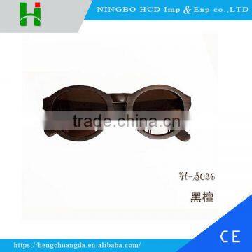 Natural ebony sunglasses with polarized lens