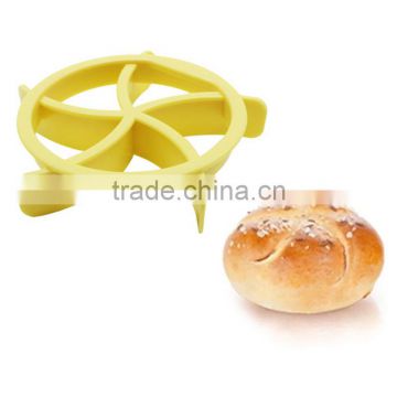 Bread Rolls Cookie Mold Fan Shaped Pastry Cutter Plastic Kitchen Dough Cookie Press Pastry Cake Biscuit Stamp Mould Baking Tool