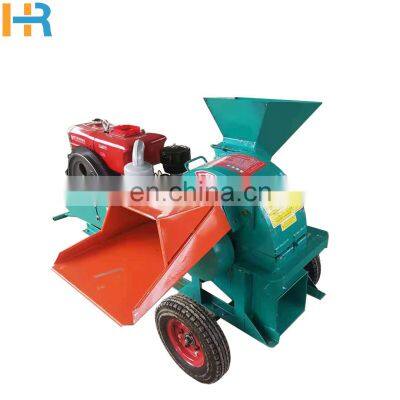 China Factory Waste wood bamboo tree straw crushing machine  mobile wood crusher machine diesel-powered chipper