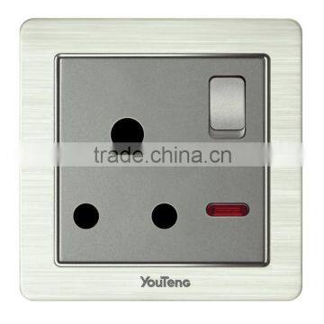 15 A power smart socket outlet