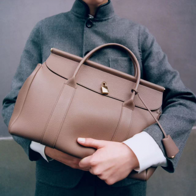 2025 Women's High-Quality Leather Shoulder Bag Luxury Travel Commuter Handbag Single Color Splicing Designer Style photo-5