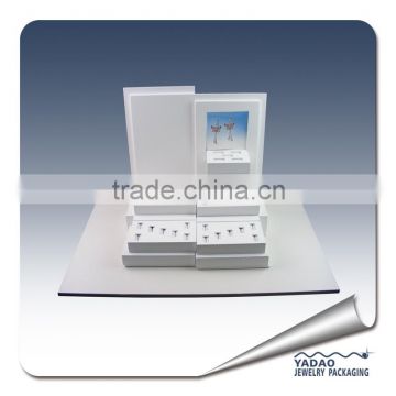 customize brand logo printing white lacquer jewellery display showcase ring display