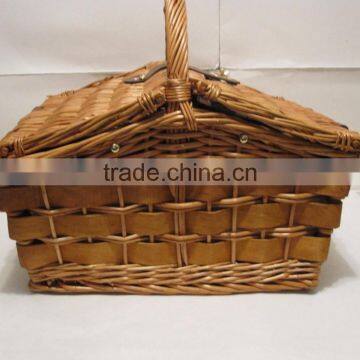 wholesale Classic Wicker Picnic Basket with Cups, Plates, Utensils for 2