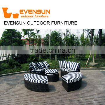 Sun Lounger Specific Use and Modern Appearance outdoor rattan sunbed