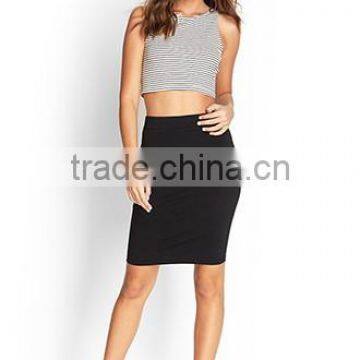 Classic Commuter Cotton Bust in Pencil Skirt photo-2