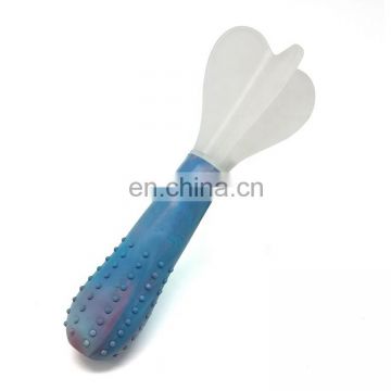 Customized color fetch toss toy dart shape dog chew toy  interactive treat toy for dogs