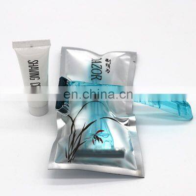 Hotel Triple Blades Disposable Razor for Shaving Support Customization